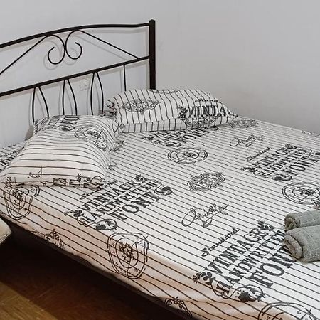 Comfortable And Spacious Stone Traditional Apartment Ханя Екстериор снимка